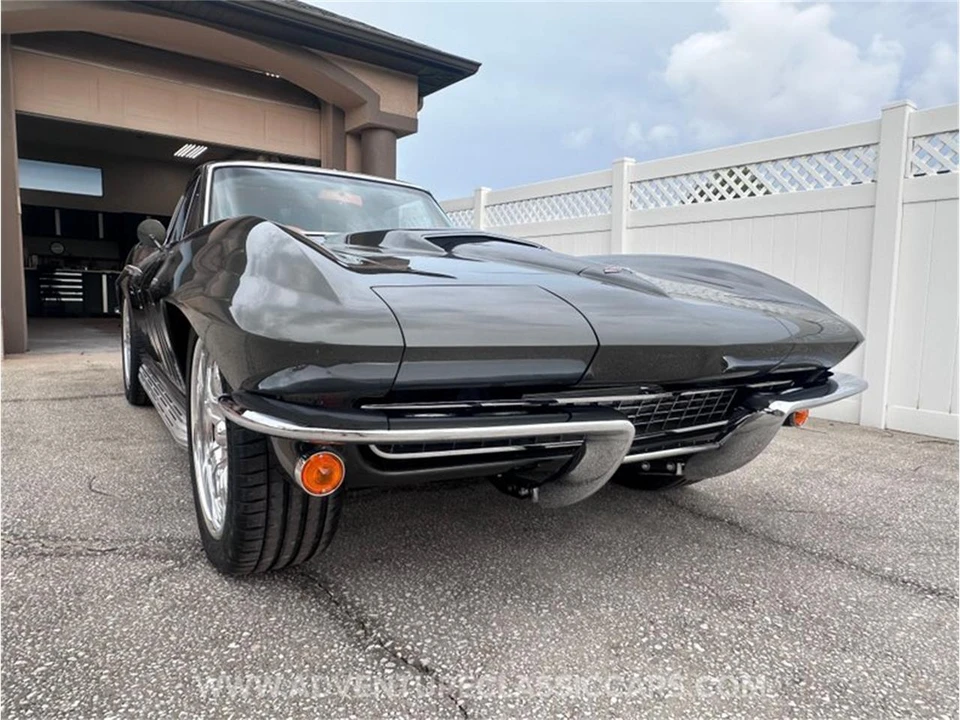 1965 Chevrolet Corvette C2 - Image 8 of 31