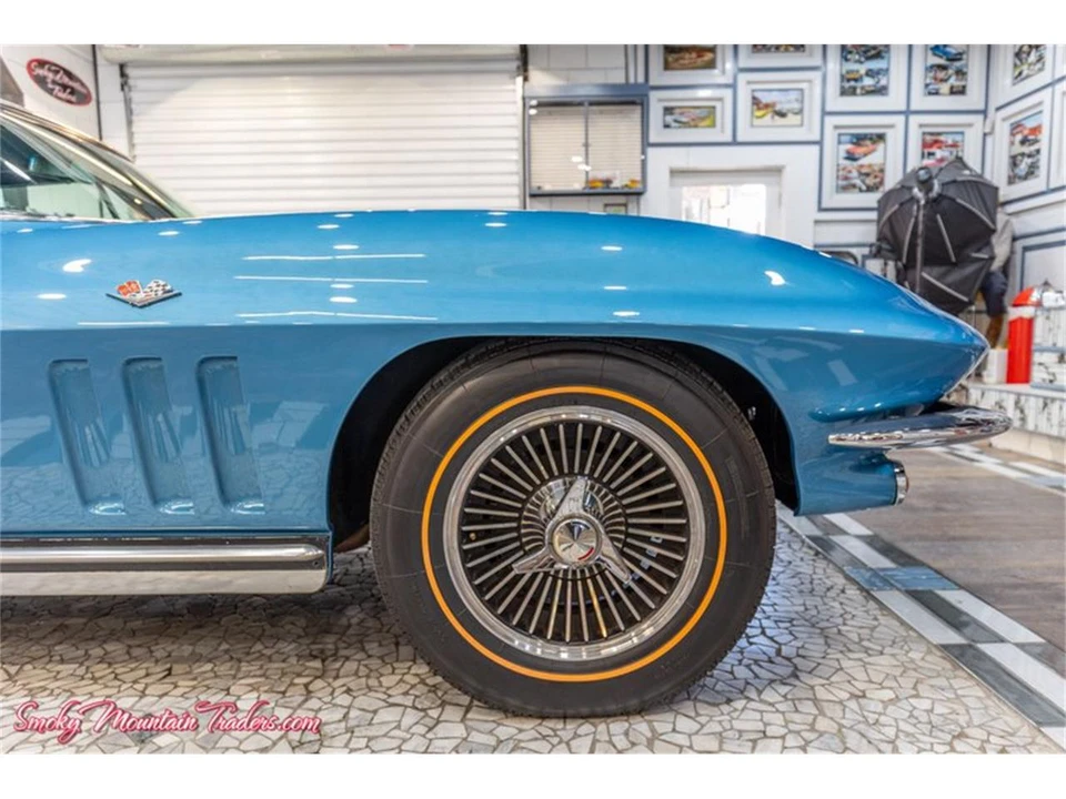 1965 Chevrolet Corvette C2 - Image 19 of 31