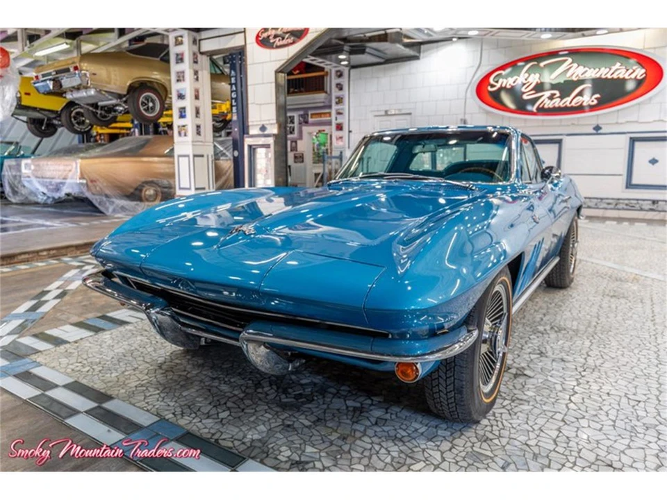 1965 Chevrolet Corvette C2 - Image 2 of 31