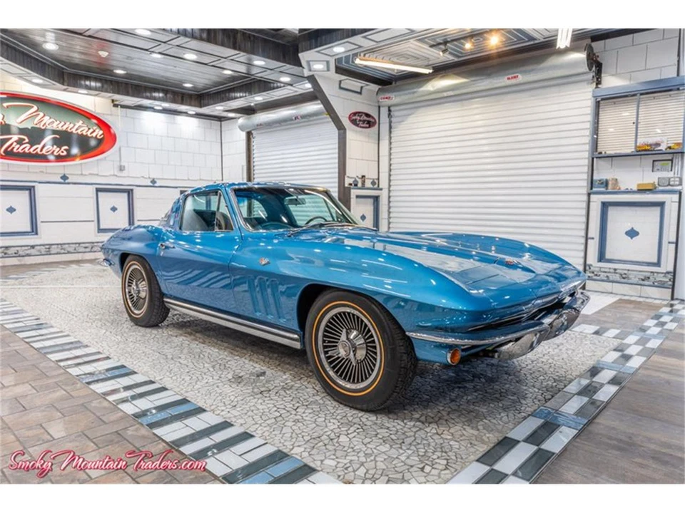 1965 Chevrolet Corvette C2 - Image 14 of 31