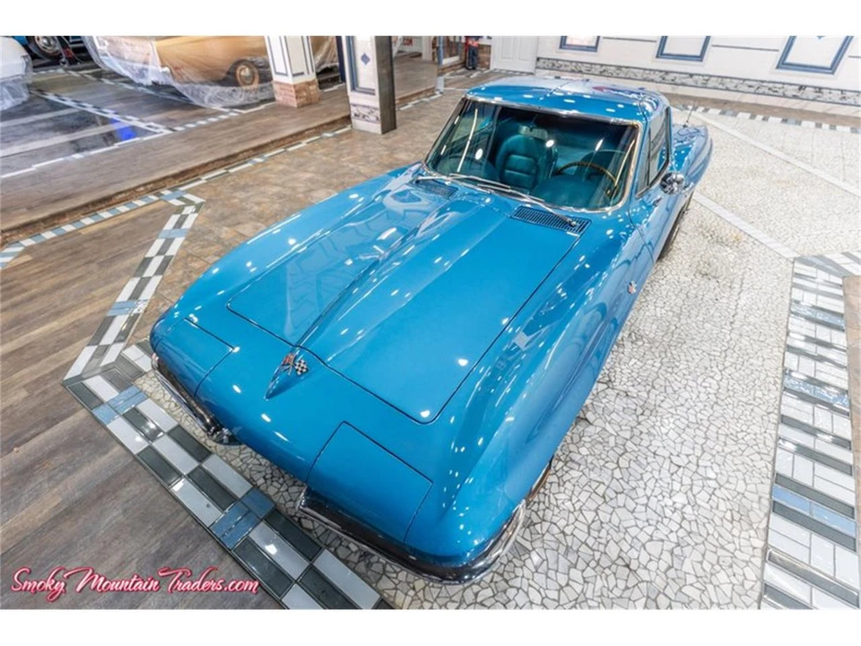 1965 Chevrolet Corvette C2 - Image 3 of 31