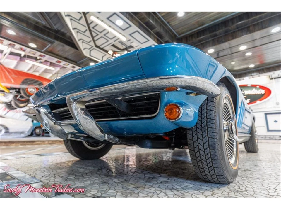 1965 Chevrolet Corvette C2 - Image 9 of 31