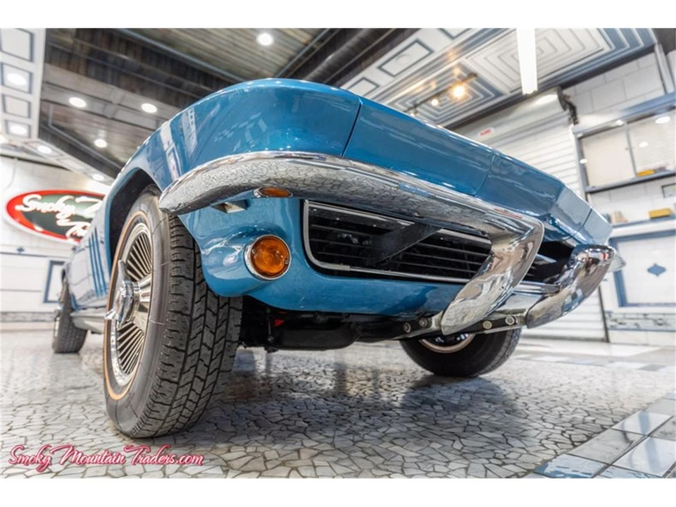 1965 Chevrolet Corvette C2 - Image 21 of 31