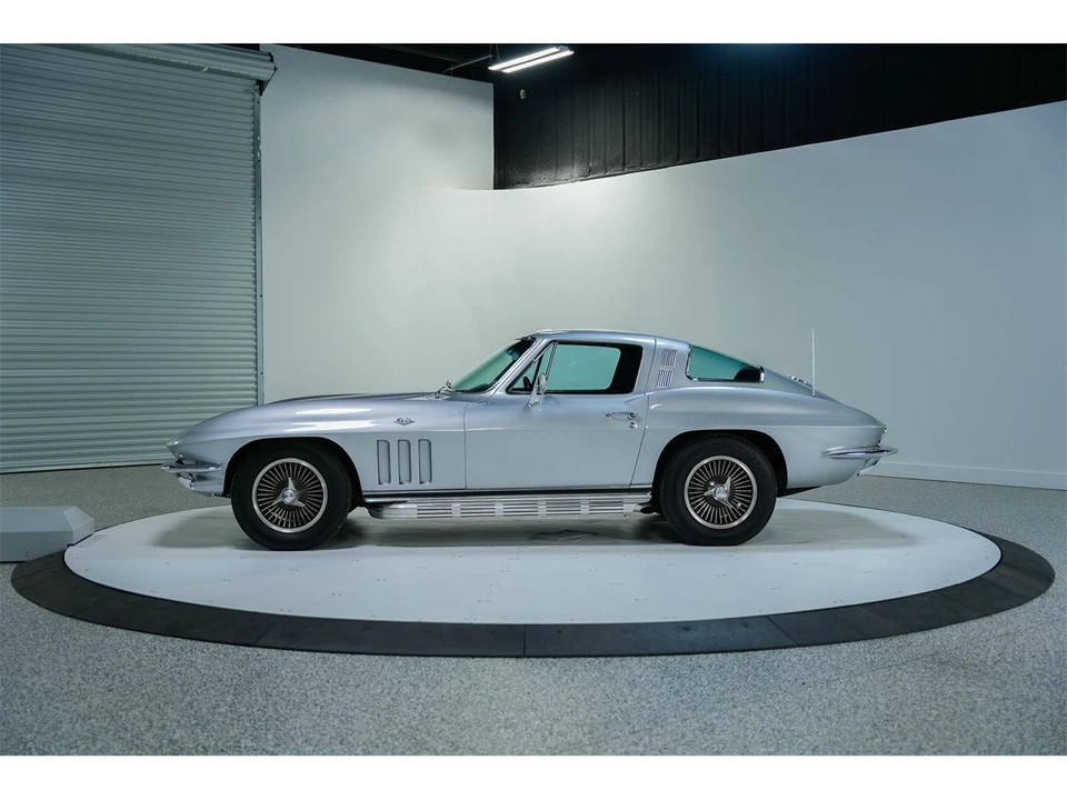1965 Chevrolet Corvette C2 - Image 2 of 31