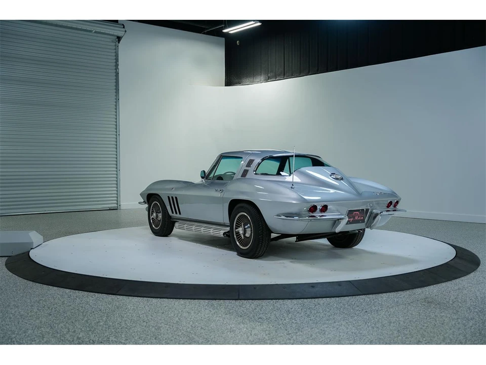 1965 Chevrolet Corvette C2 - Image 3 of 31
