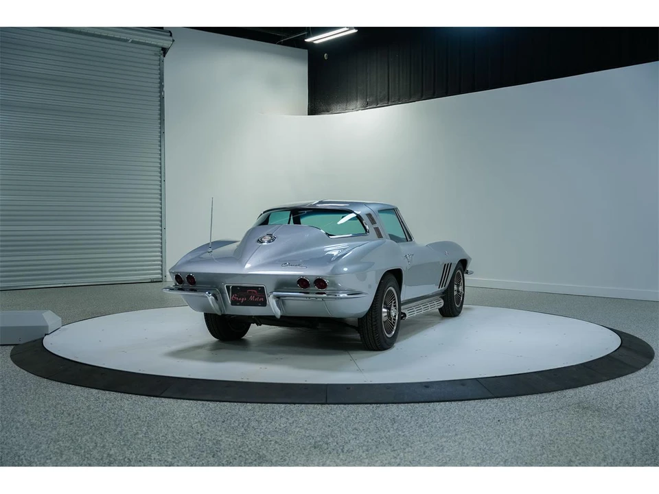 1965 Chevrolet Corvette C2 - Image 5 of 31