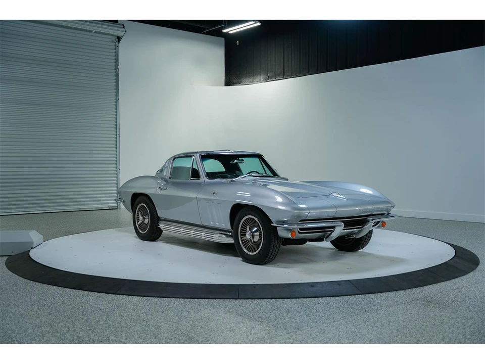 1965 Chevrolet Corvette C2 - Image 7 of 31
