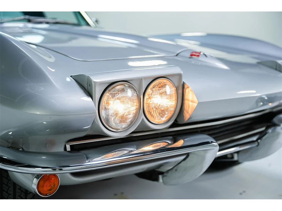 1965 Chevrolet Corvette C2 - Image 14 of 31