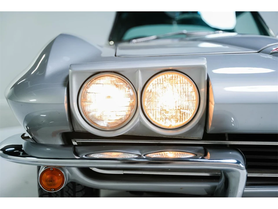 1965 Chevrolet Corvette C2 - Image 12 of 31