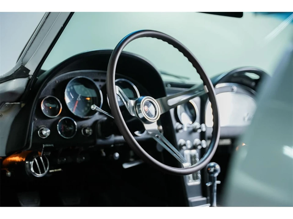 1965 Chevrolet Corvette C2 - Image 27 of 31