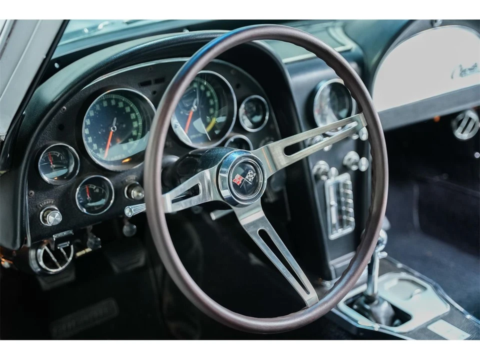 1965 Chevrolet Corvette C2 - Image 28 of 31