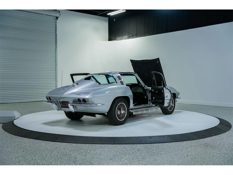 1965 Chevrolet Corvette C2 - Image 20 of 31