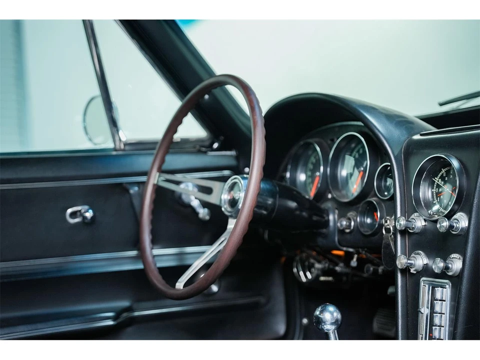 1965 Chevrolet Corvette C2 - Image 30 of 31