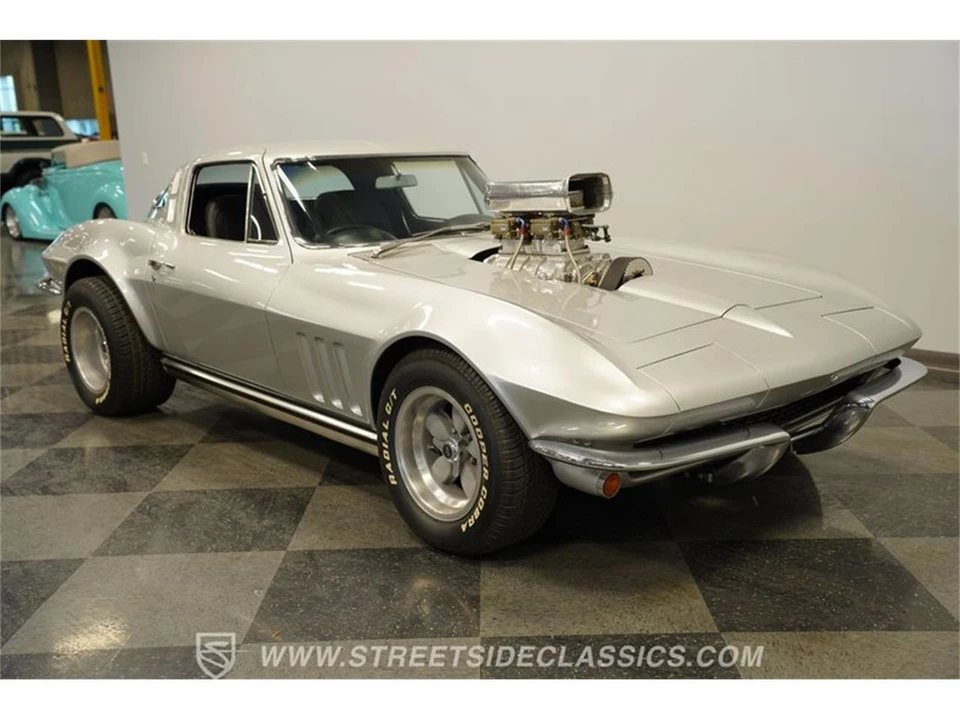 1965 Chevrolet Corvette C2 - Image 17 of 31