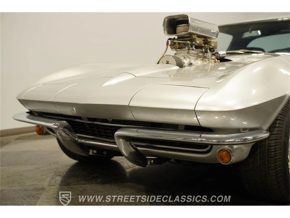 1965 Chevrolet Corvette C2 - Image 22 of 31