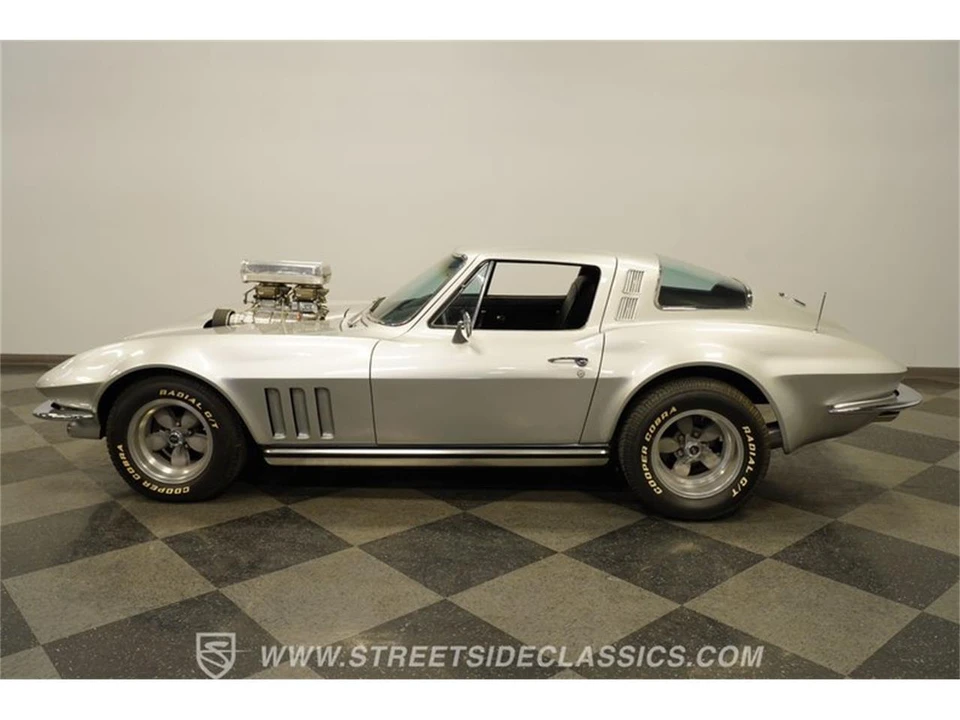1965 Chevrolet Corvette C2 - Image 2 of 31