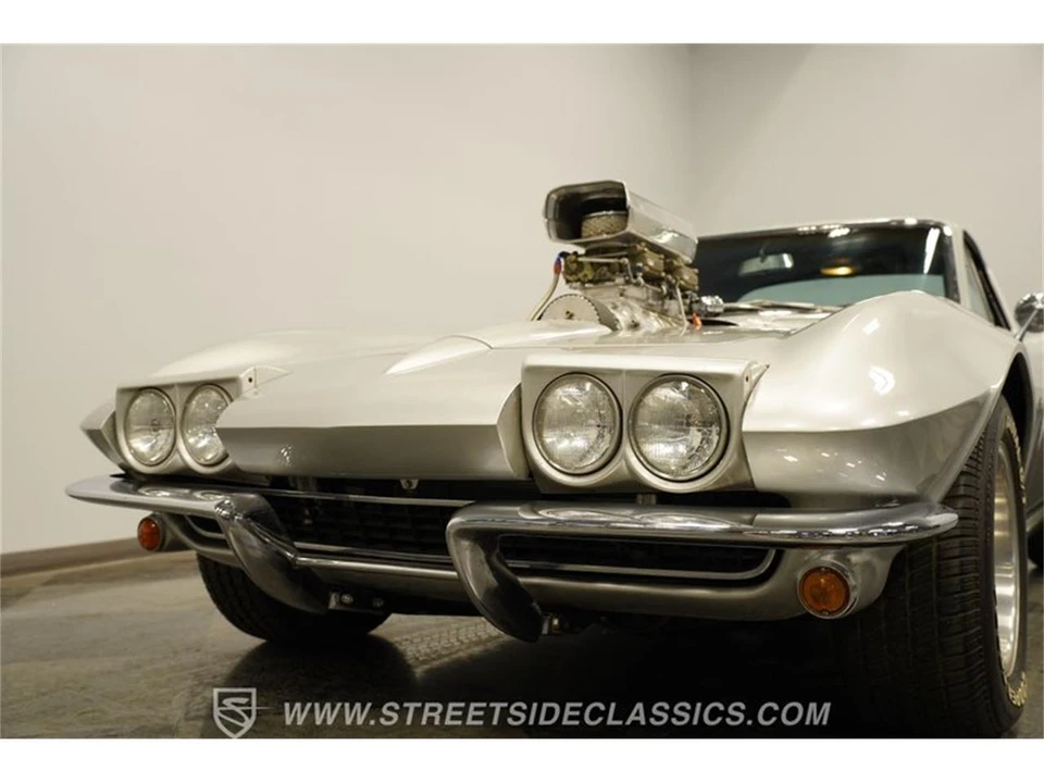 1965 Chevrolet Corvette C2 - Image 23 of 31