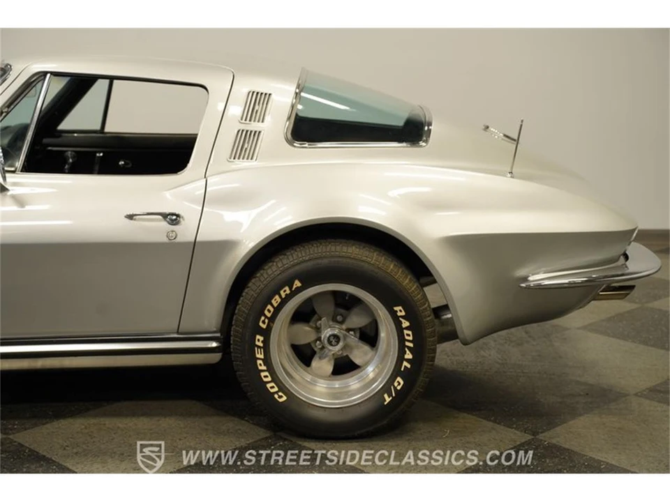 1965 Chevrolet Corvette C2 - Image 27 of 31