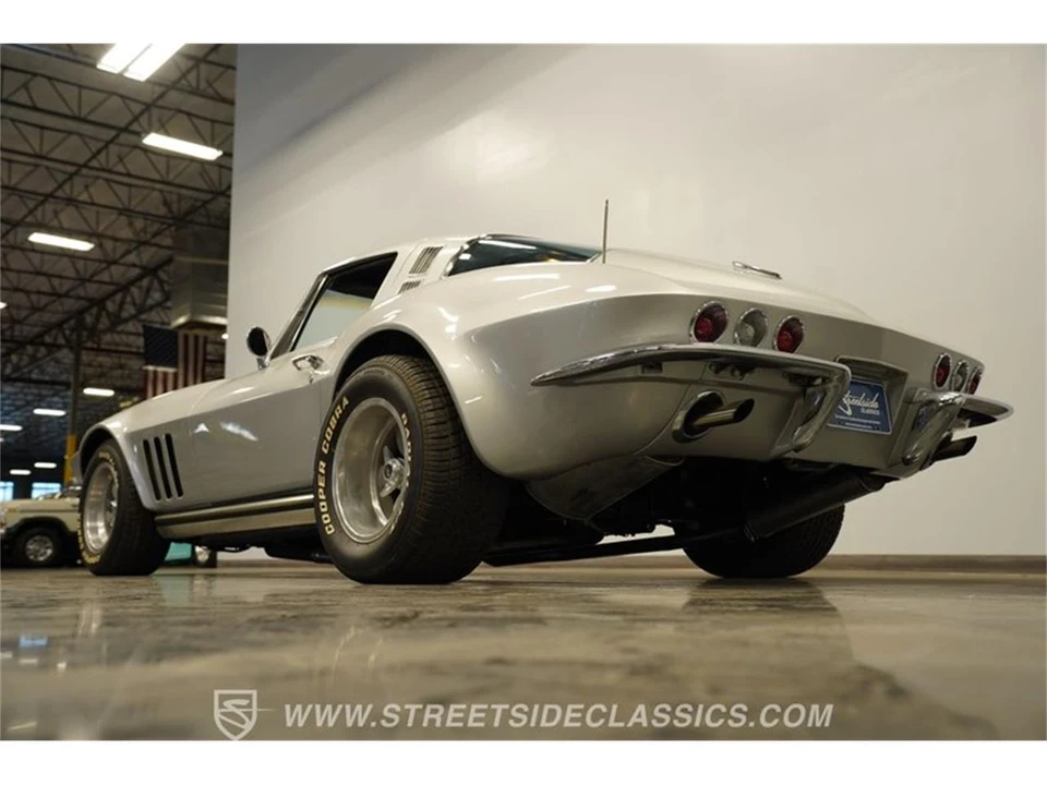 1965 Chevrolet Corvette C2 - Image 28 of 31
