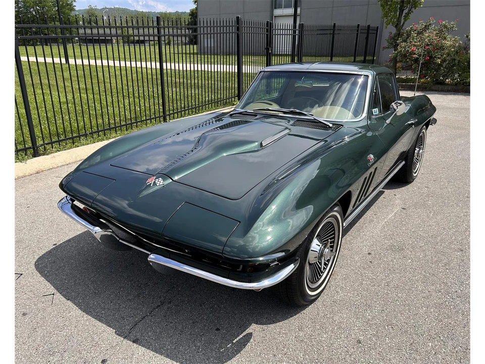 1965 Chevrolet Corvette C2 - Image 4 of 31