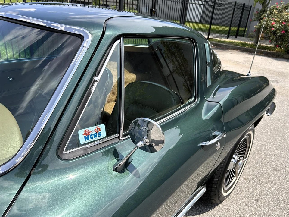 1965 Chevrolet Corvette C2 - Image 5 of 31