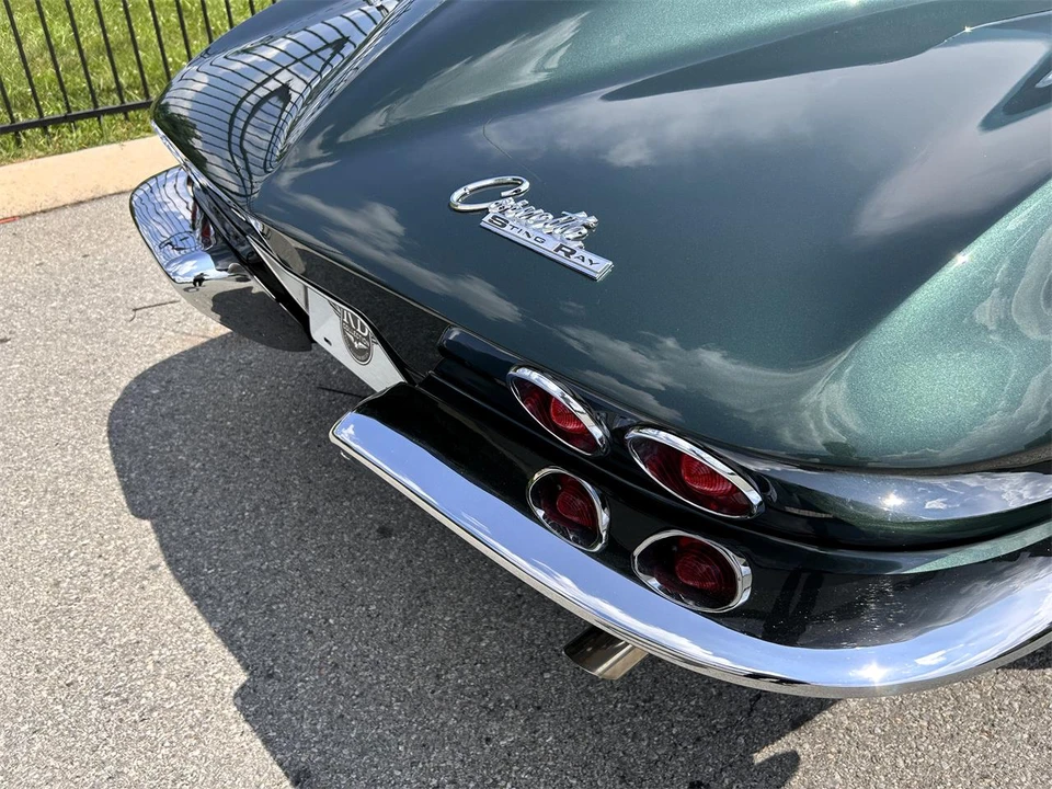 1965 Chevrolet Corvette C2 - Image 15 of 31
