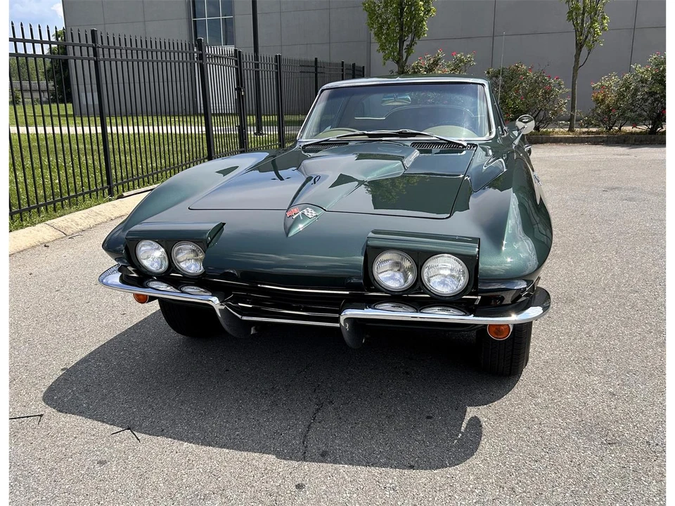 1965 Chevrolet Corvette C2 - Image 18 of 31