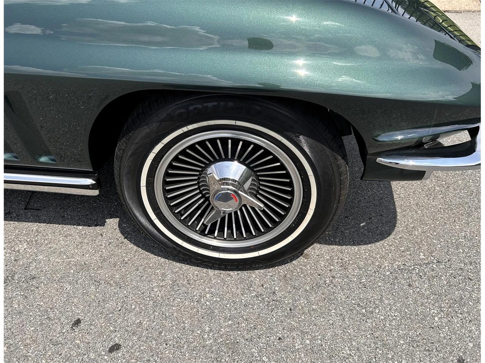 1965 Chevrolet Corvette C2 - Image 22 of 31