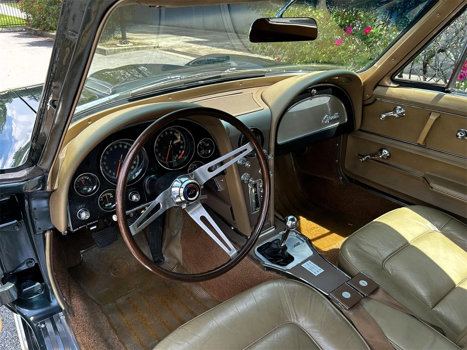 1965 Chevrolet Corvette C2 - Image 23 of 31