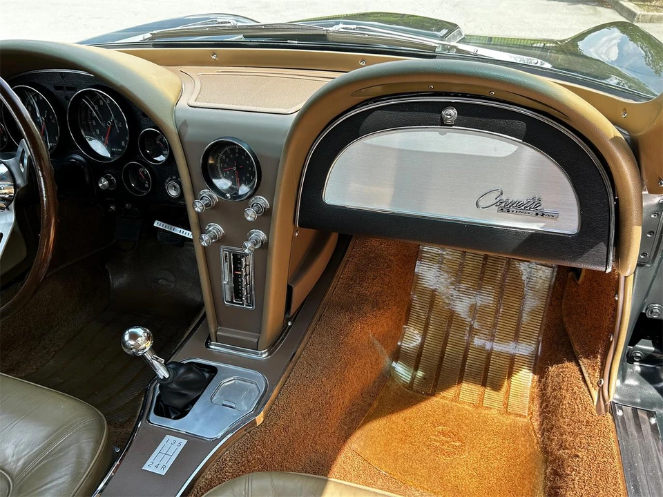 1965 Chevrolet Corvette C2 - Image 27 of 31