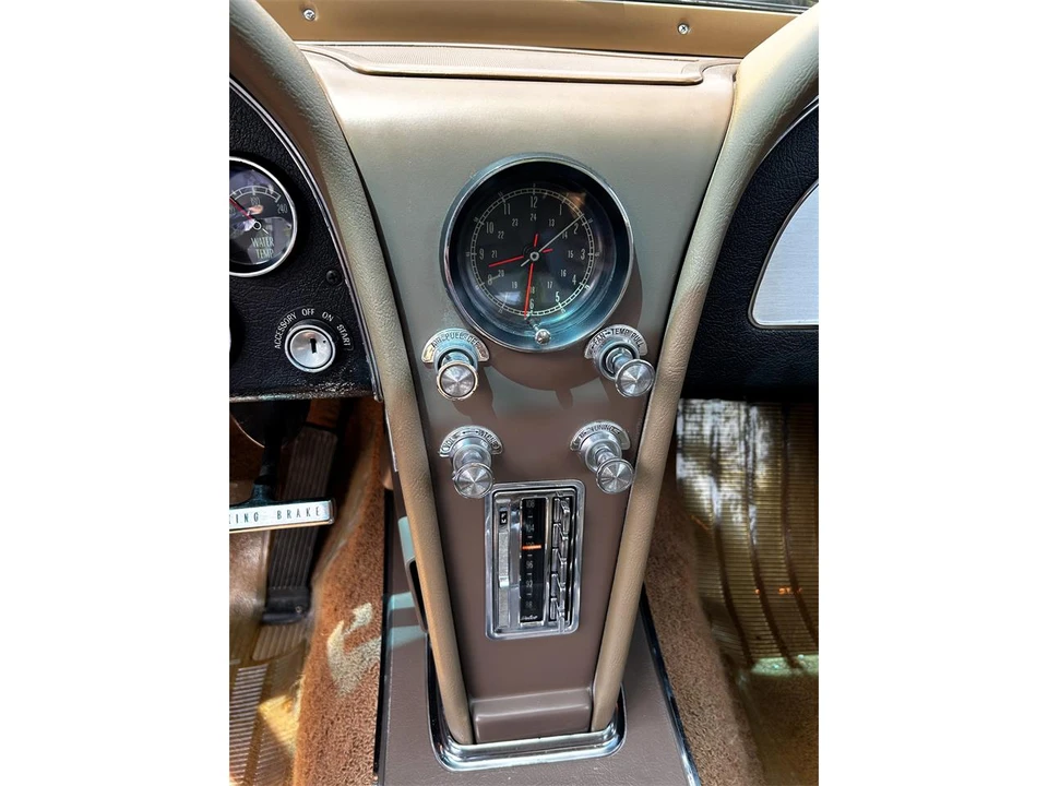 1965 Chevrolet Corvette C2 - Image 29 of 31