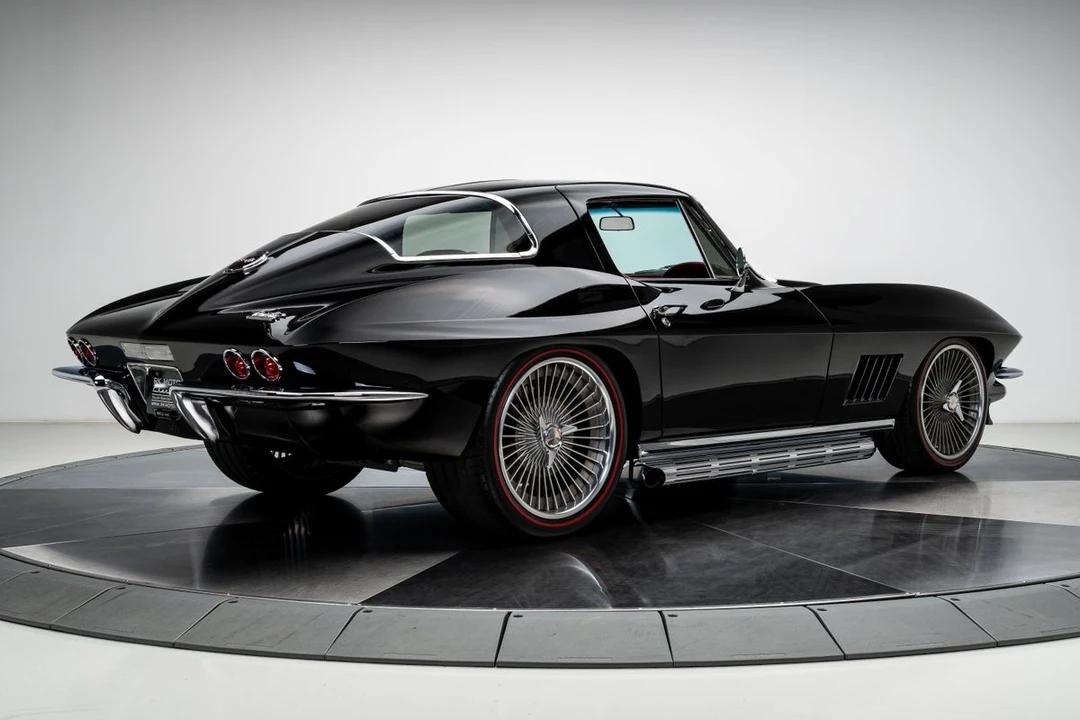 1965 Chevrolet Corvette C2 - Image 18 of 31