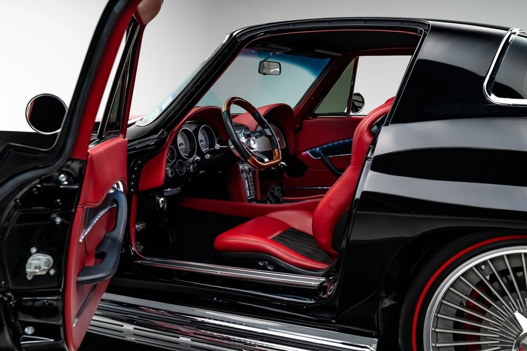 1965 Chevrolet Corvette C2 - Image 3 of 31