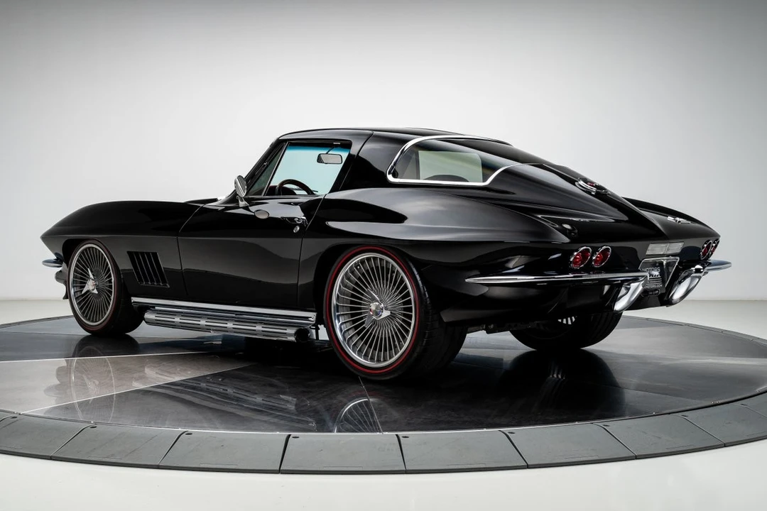 1965 Chevrolet Corvette C2 - Image 21 of 31