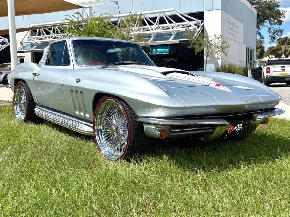 1965 Chevrolet Corvette C2 - Image 4 of 12