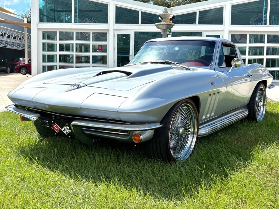 1965 Chevrolet Corvette C2 - Image 11 of 12