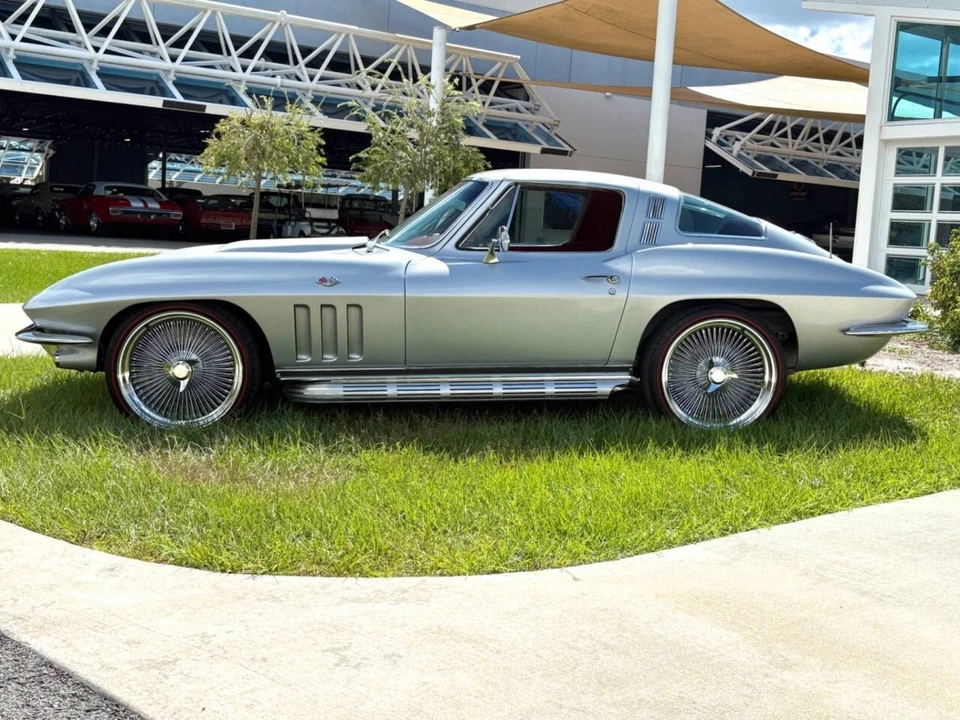 1965 Chevrolet Corvette C2 - Image 10 of 12
