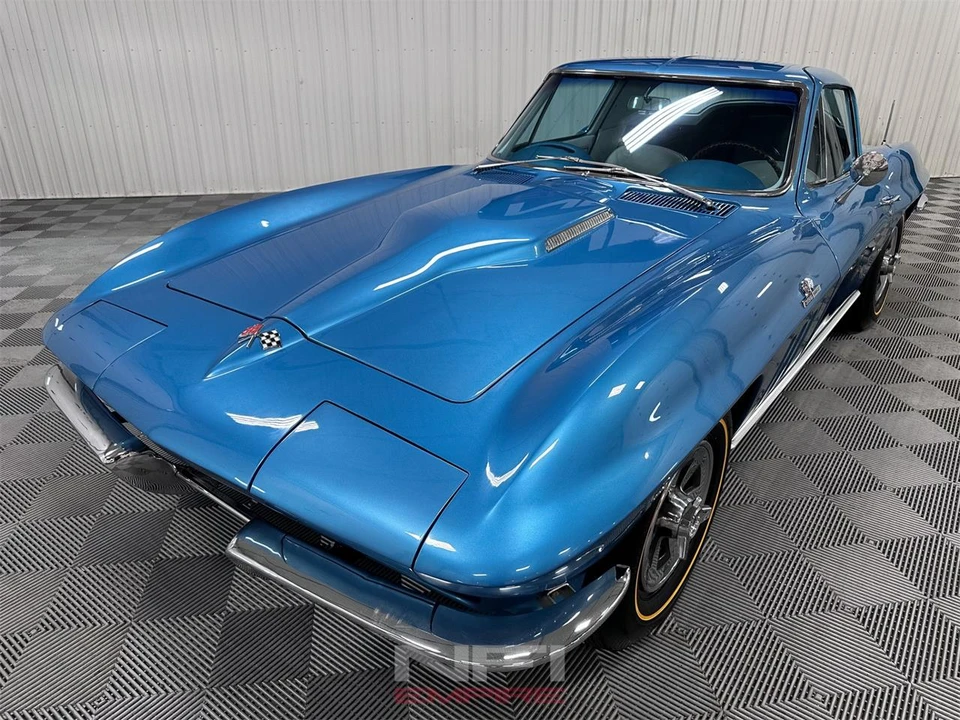 1965 Chevrolet Corvette C2 - Image 3 of 31