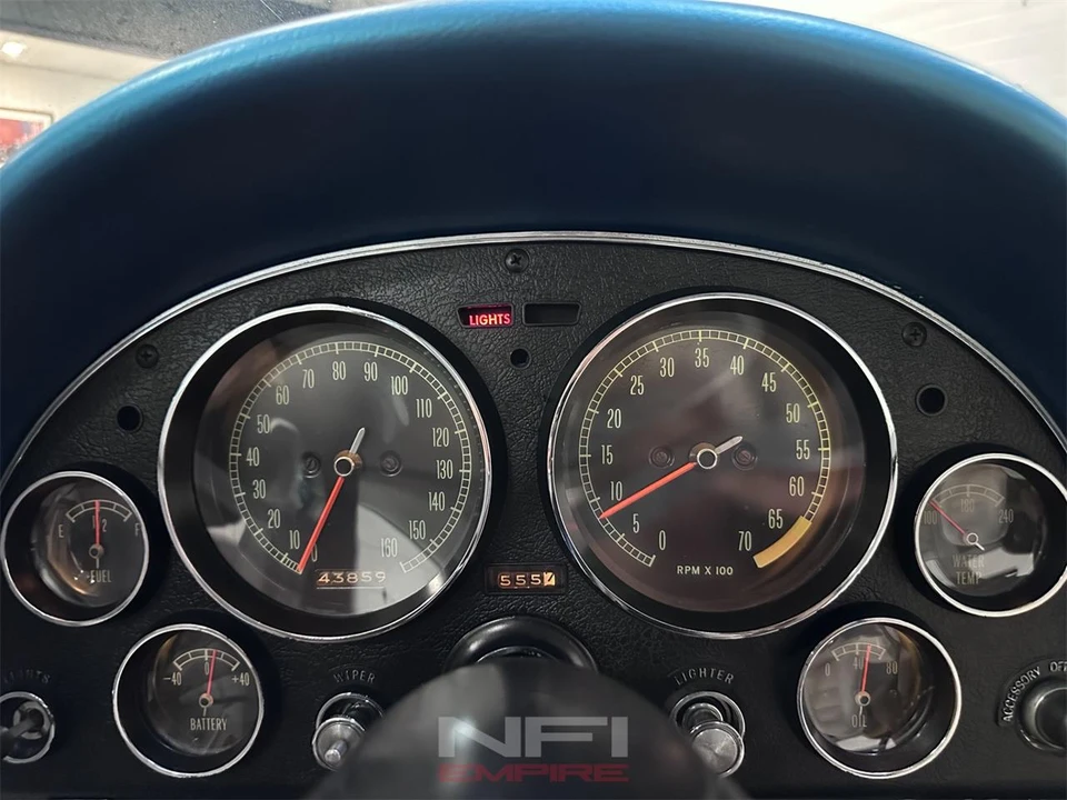 1965 Chevrolet Corvette C2 - Image 27 of 31