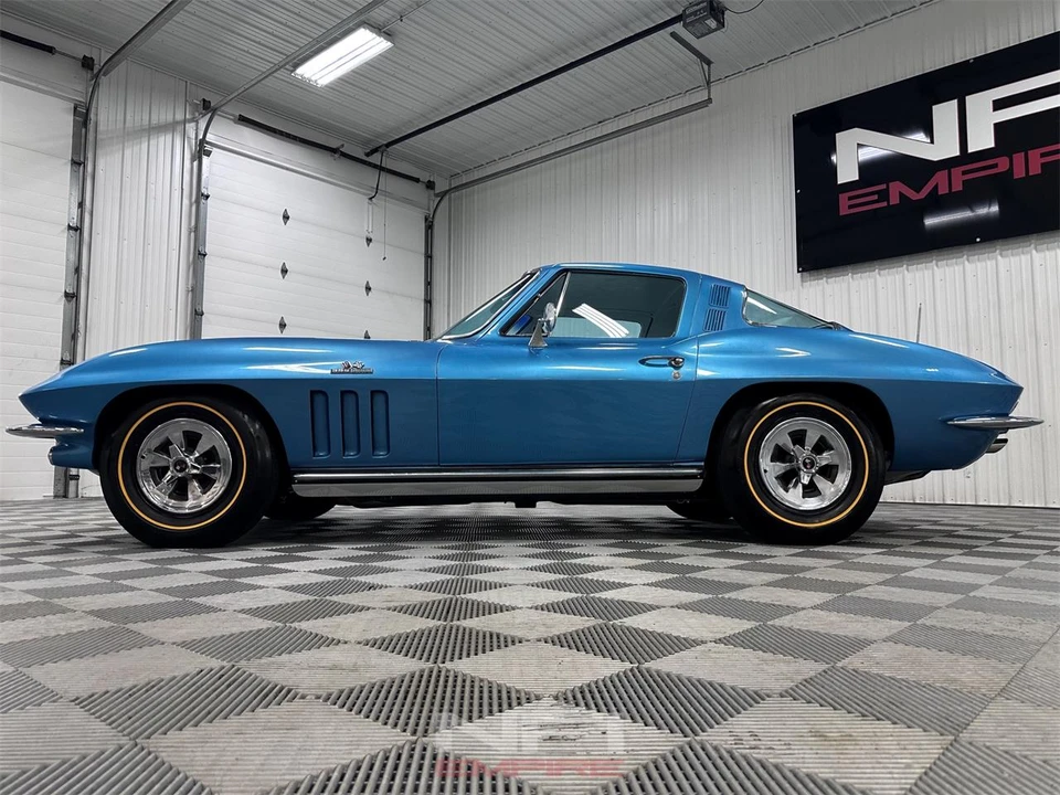 1965 Chevrolet Corvette C2 - Image 11 of 31