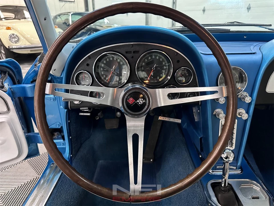 1965 Chevrolet Corvette C2 - Image 25 of 31