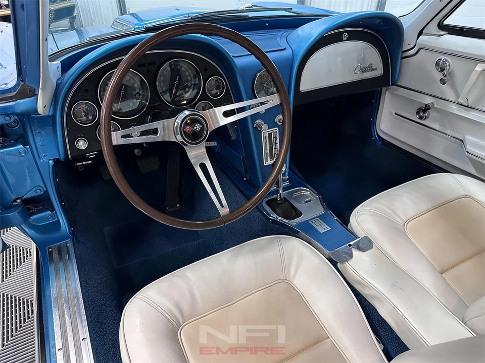 1965 Chevrolet Corvette C2 - Image 23 of 31