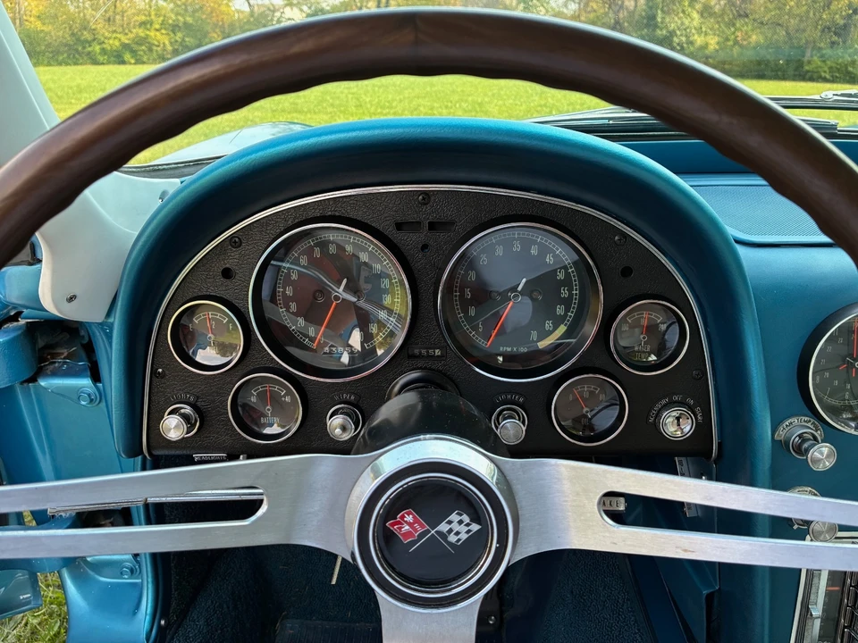 1965 Chevrolet Corvette C2 - Image 13 of 21