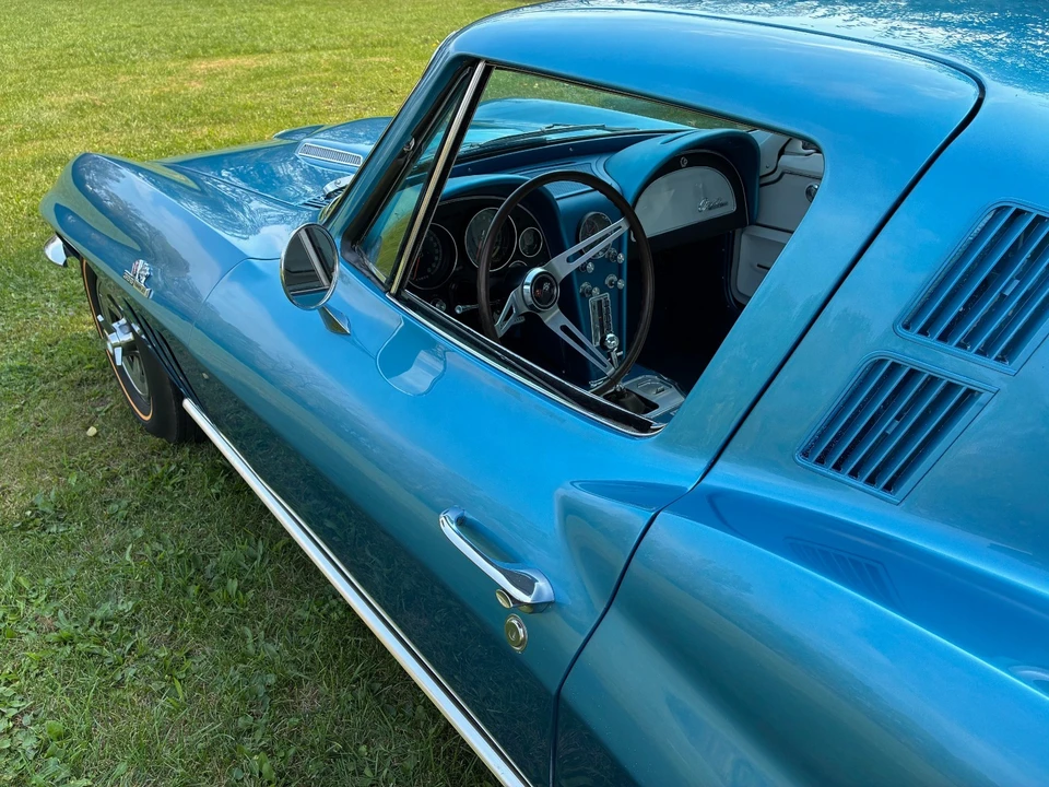 1965 Chevrolet Corvette C2 - Image 11 of 21