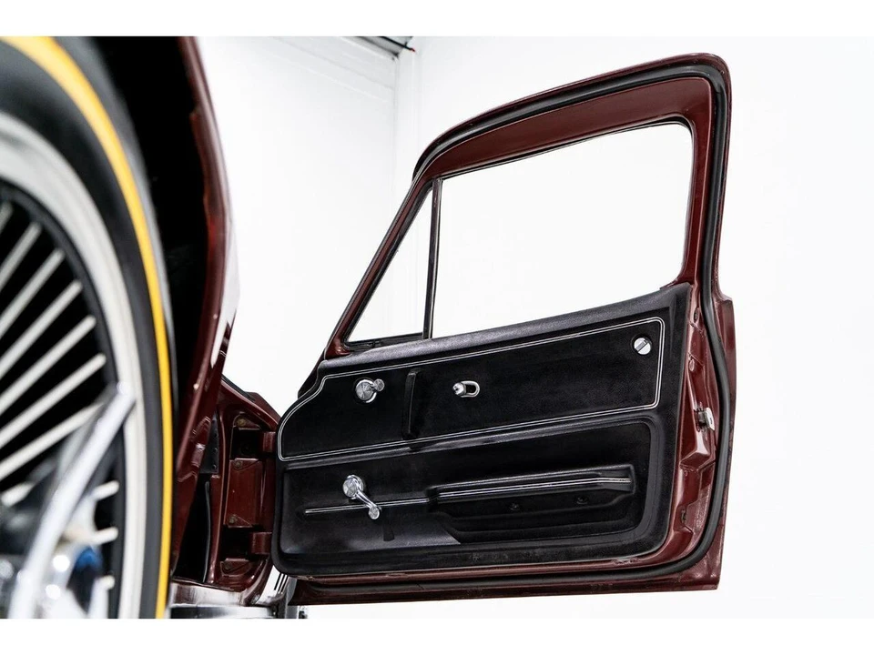 1965 Chevrolet Corvette C2 - Image 9 of 31