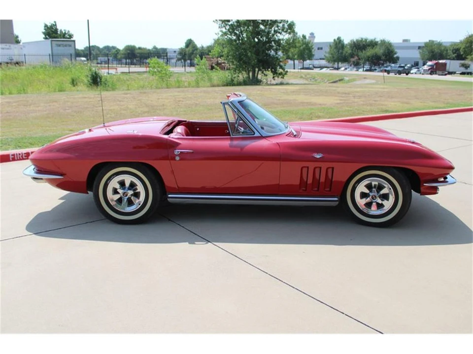 1965 Chevrolet Corvette C2 - Image 17 of 31