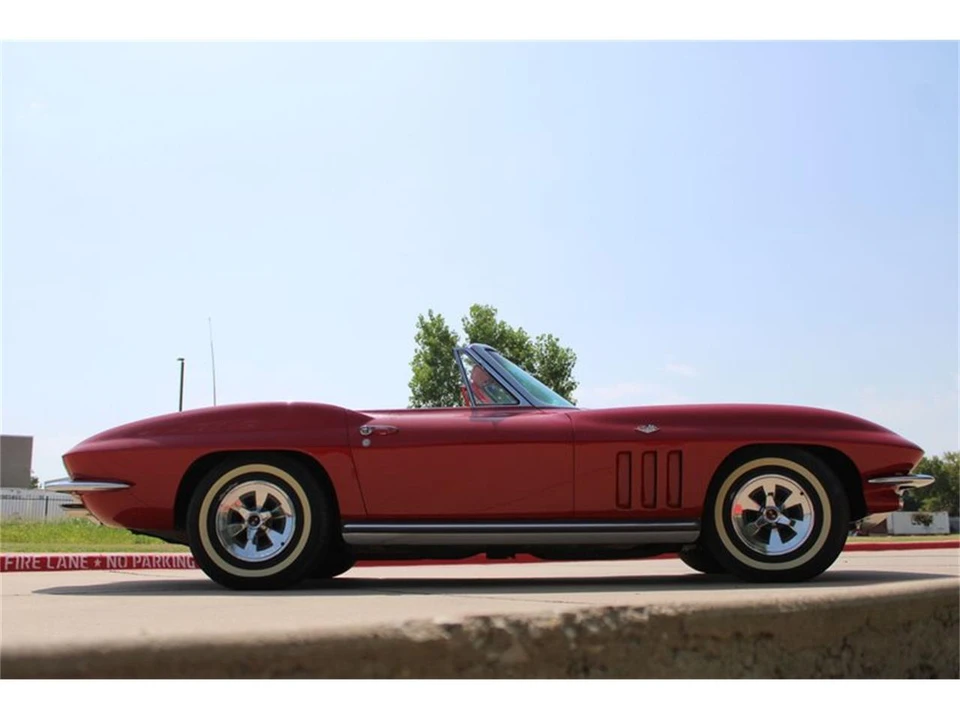 1965 Chevrolet Corvette C2 - Image 19 of 31