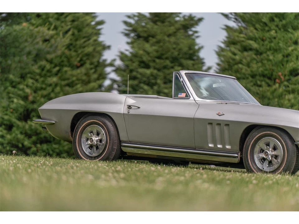 1965 Chevrolet Corvette C2 - Image 17 of 18