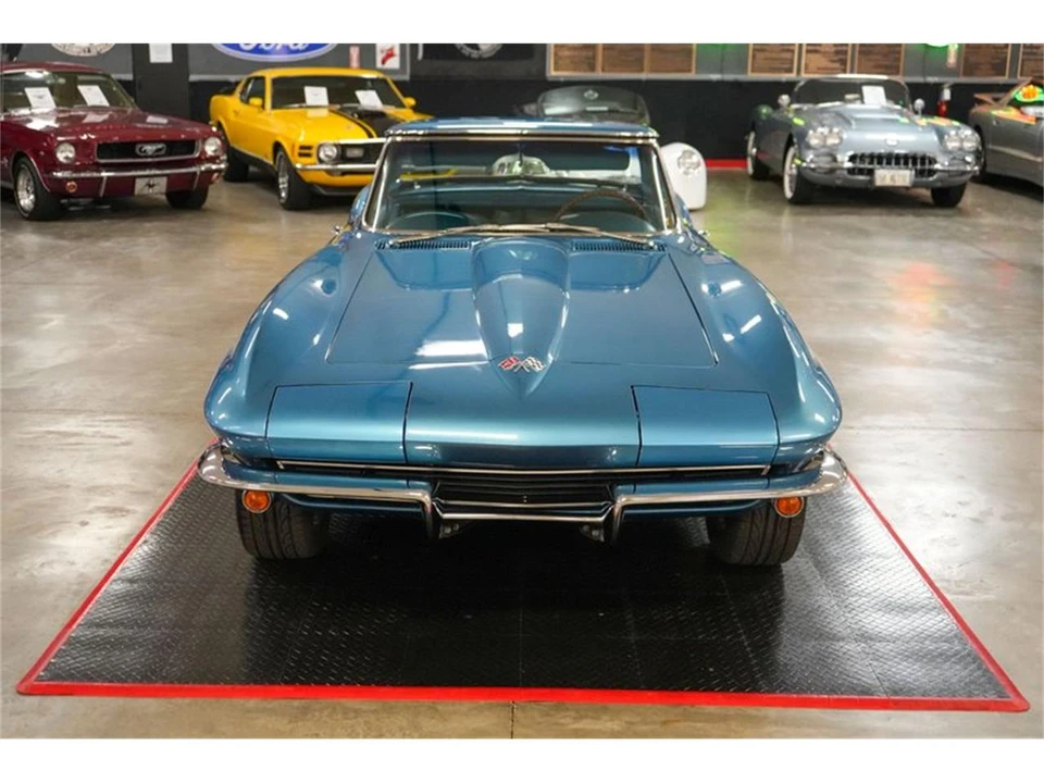 1965 Chevrolet Corvette C2 - Image 17 of 31