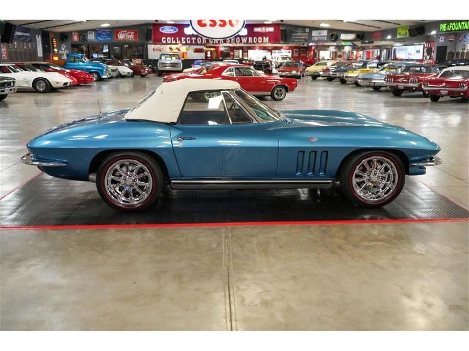 1965 Chevrolet Corvette C2 - Image 23 of 31